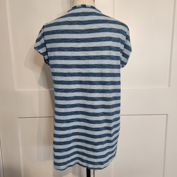 🍉 Blue Stripe Top Size Medium - Picture 3 of 3